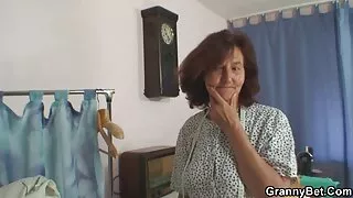 મેં pinay સેક્સ ફિલ્મ મારી ગર્લફ્રેન્ડને બોલાવી અને તેલ સાથે લેસ્બિયન પોર્ન ગોઠવ્યું