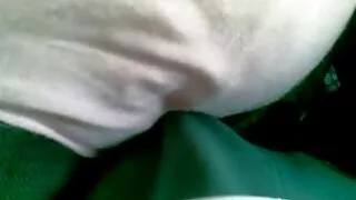 યુવાન સુંદરતા ઘરને ઉતારી દે સ્થિર porn છે અને તેને ચરબીવાળી બિલાડી બતાવે છે